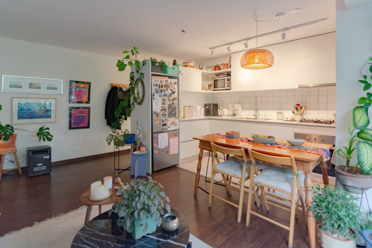 The Art of Drawing Readers In: Your attractive post title goes here A stylish kitchen and dining area with contemporary design and abundant natural light.